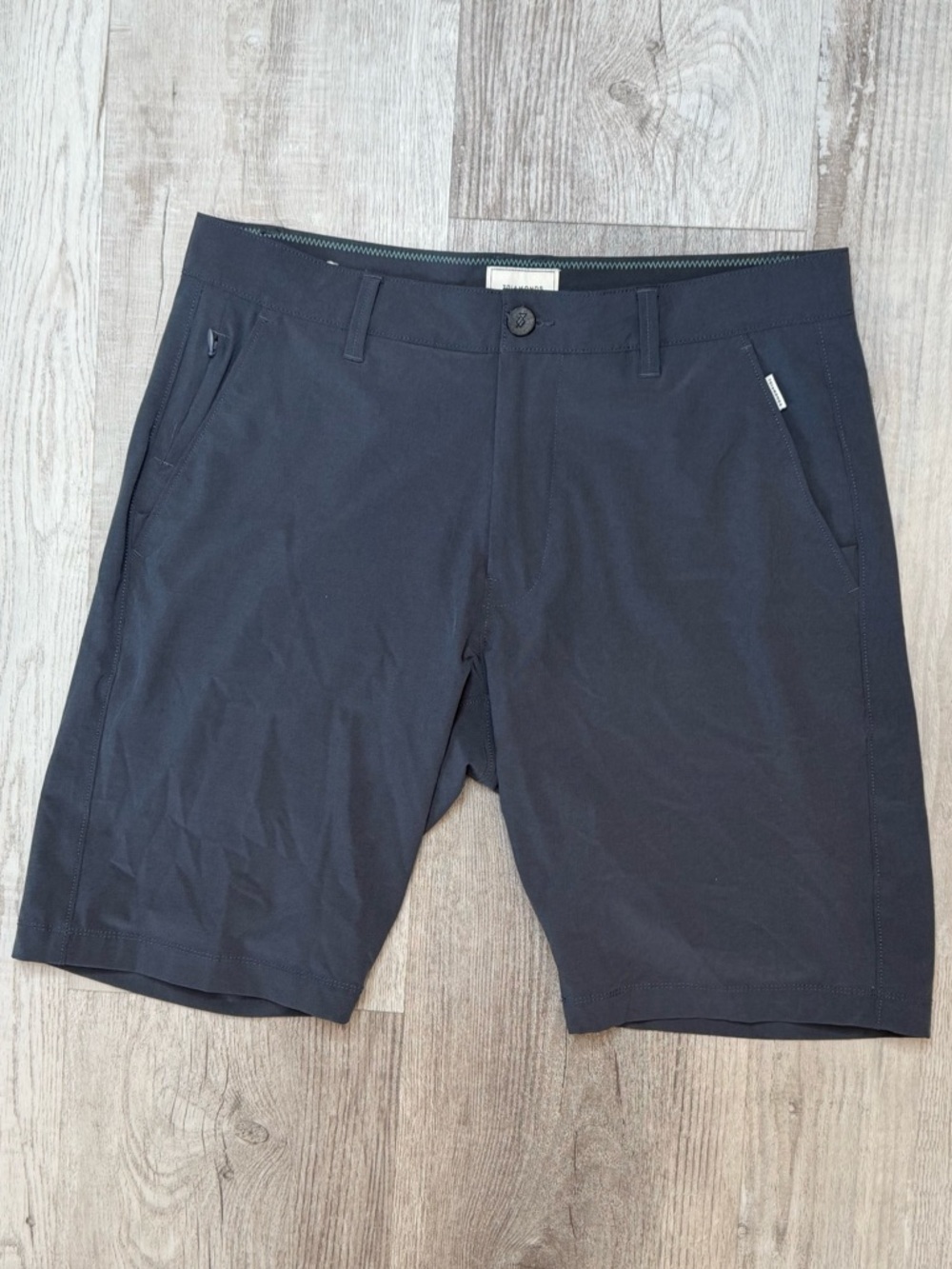 7 Diamonds Performance Beacon 10”Hybrid Shorts Gray Men’s 32” Waist